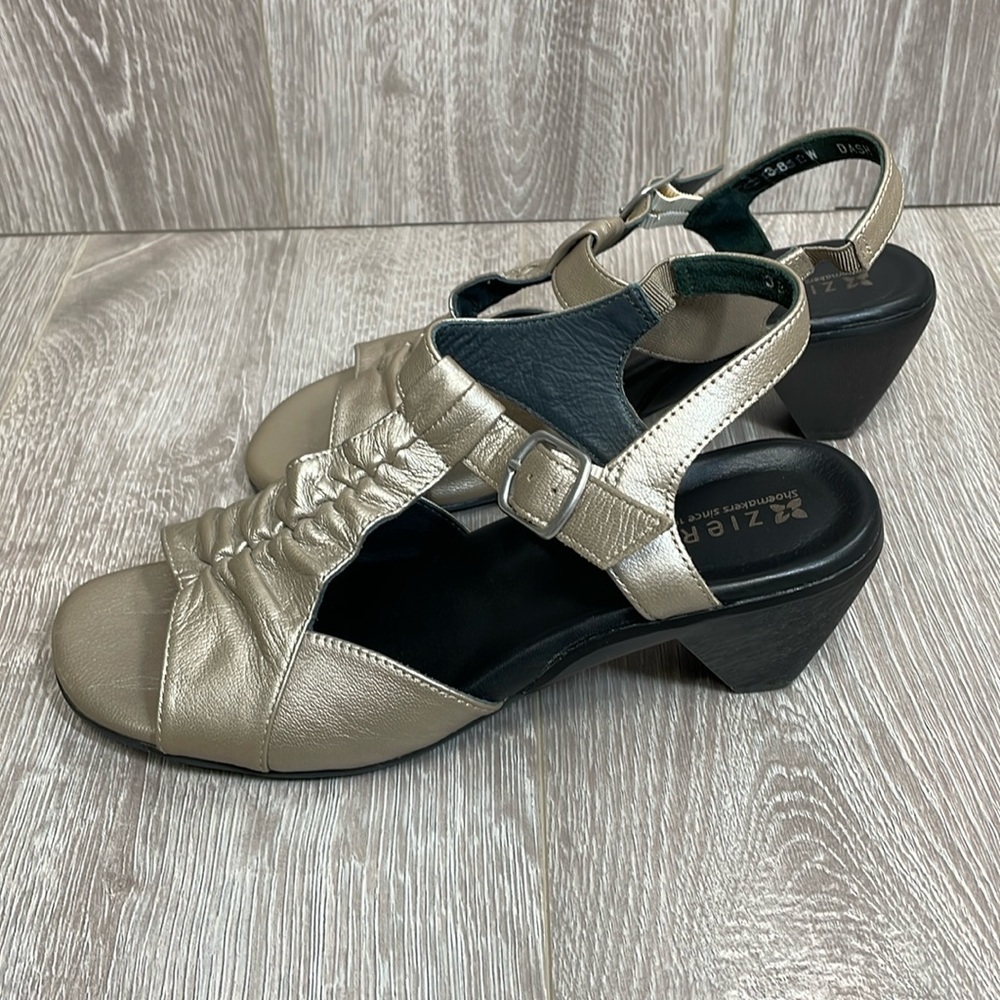 Ziera Dash Leather Ankle Strap Open Toe Heel Sandal 38 W